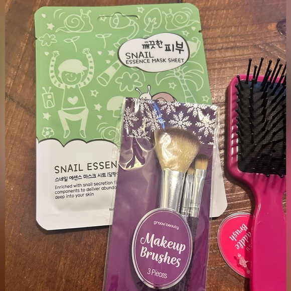 GROOVI BEAUTY Cosmetic Bath Body and Hair 9 Piece Collection Gift Set NEW - Picture 2 of 10